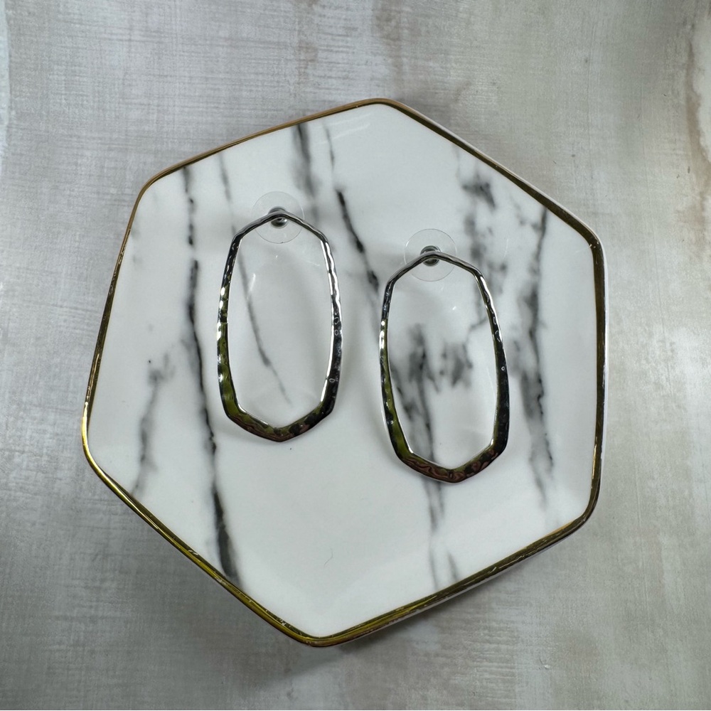 Kendra Scott Zorte Hexagonal Hammered Silver Post… - image 1